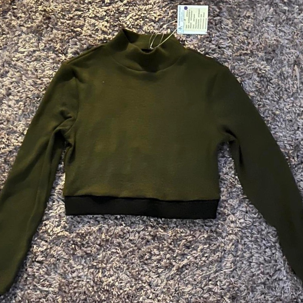 olive green turtle neck crop top